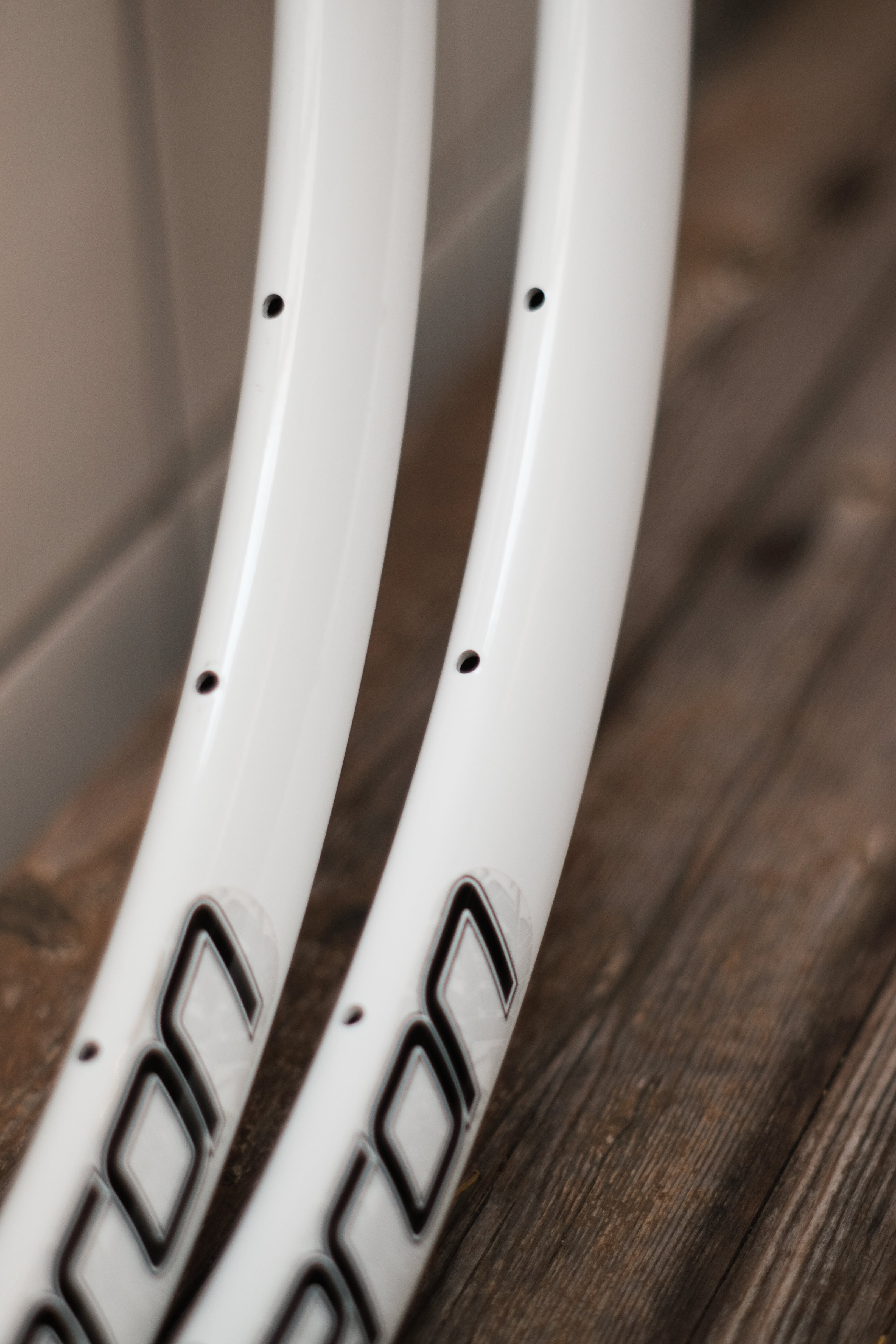 VELOCITY Aileron White Color