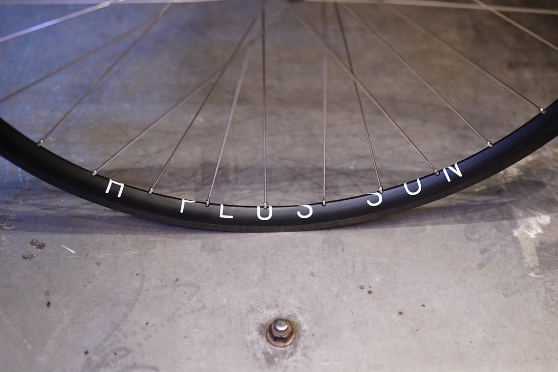 GORILLA SPUN Build Wheel [H PLUS SON AT-25 x SHIMANO 105]