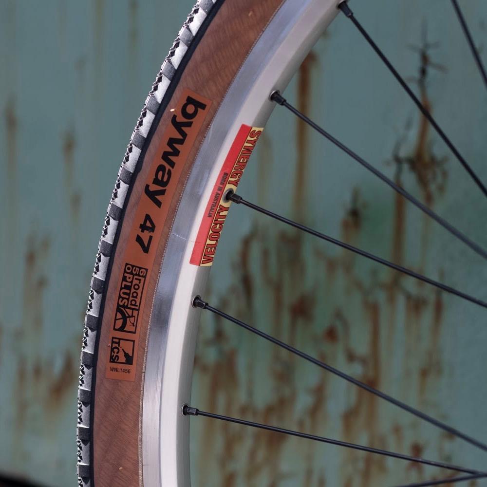 生まれのブランドで WTB byway 650b×47mm チューブレスレディタイヤ